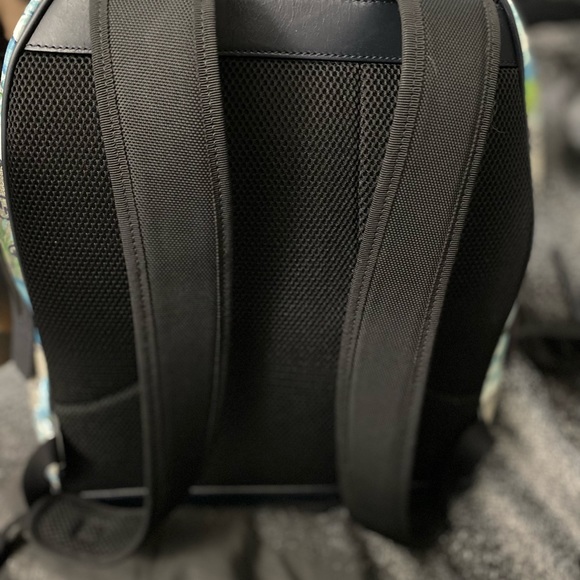 Gucci BackpackGG Supreme Bloom Medium Blue - Picture 3 of 6